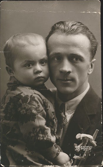 Фотопортрет Железовского Б.И. с дочерью Инной